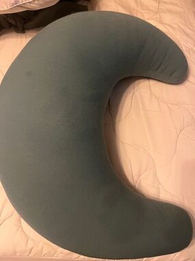 snuggle me Organic cotton Nursing Pillow Crescent pillow baby feeding support